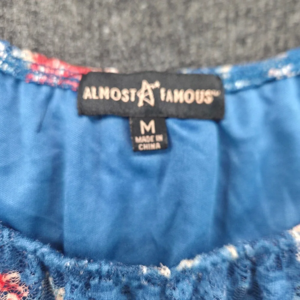 Almost Famous Womens Medium Blue Floral Lace Ruffle Bell Sleeve‎ Boho Peplum Top